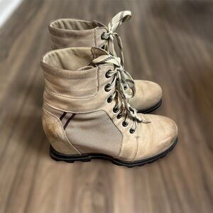 Sorel Joan Of Artic Wedge III Lexi Lug Sole Boots